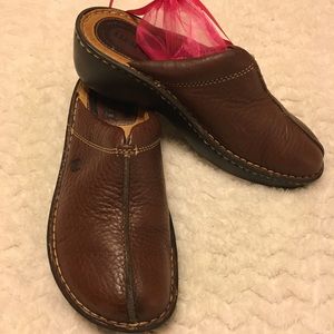 🌹BORN BRAND SHOES SIZE 7 🌹 LIKE NEW 🌹